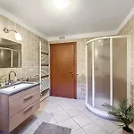 Casa Tulipano Grande Apartment Faggeto Lario