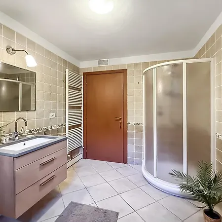 Casa Tulipano Grande شقة Faggeto Lario